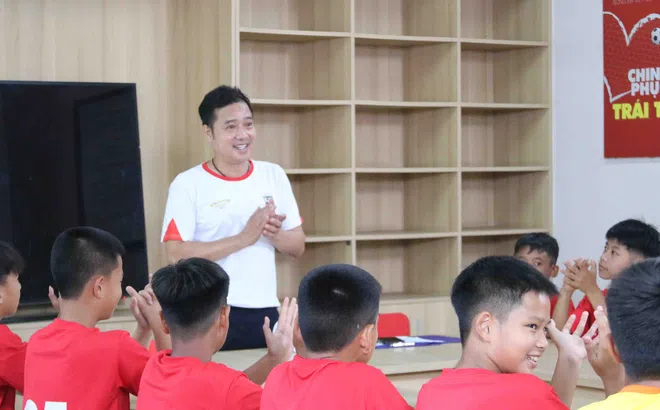 HLV Hồng Sơn lo lắng về thể trạng và tâm lý của Top 10 Cầu thủ nhí trước thềm du đấu Thái Lan