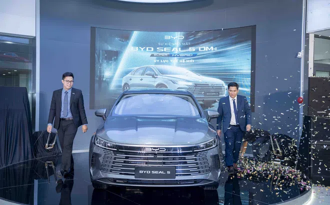 BYD Seal 5 chính thức mở bán tại BYD NEG Tiền Giang: Người dân miền Tây lần đầu trải nghiệm trực tiếp