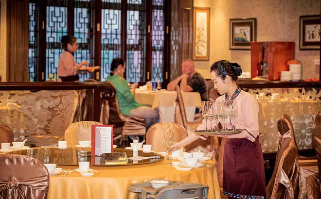 Ngân Đình bước sang tuổi 33, nhà hàng Hoa lâu đời bậc nhất Sài Gòn tri ân thực khách với loạt ưu đãi hấp dẫn