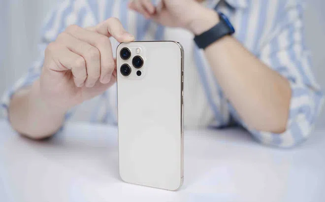 Có nên mua iPhone cũ mùa Black Friday?