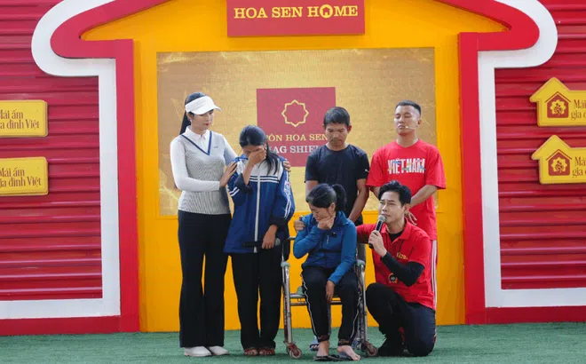 Ngọc Hân xúc động, Đỗ Kim Phúc khâm phục trước nghị lực của em nhỏ mồ côi