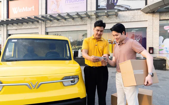 Tiểu thương chấm điểm 10 cho VinFast EC Van vì xe gọn, thùng rộng, chạy cả ngày không tốn tiền nhiên liệu