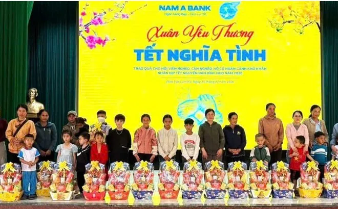 Nam A Bank trao tặng 10 tỷ đồng hưởng ứng Tháng Nhân đạo năm 2026