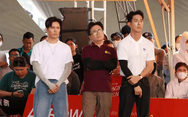 Đại Nghĩa bật khóc, Song Luân và Anh Tú nghẹn ngào trước cô bé mồ côi được ông bà hàng xóm cưu mang suốt hơn 10 năm