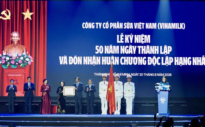 Vinamilk đón nhận Huân chương Độc lập hạng nhất tại dấu mốc tuổi 50
