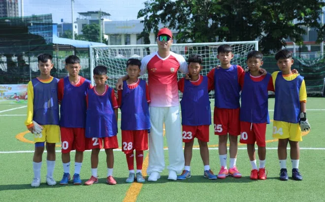 “Cầu thủ nhí 2026”: Đội Gin Tuấn Kiệt thắng trận tranh hạng 3, Trương Thế Vinh phải chia tay 5 học trò