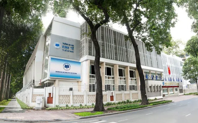 Muôn kiểu phản ứng "cười ra nước mắt" khi Đại học Kinh tế đổi tên thành UEH!
