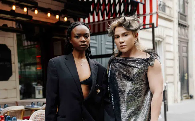 Call Me Duy quấn “khăn bạc” tại show diễn Balenciaga