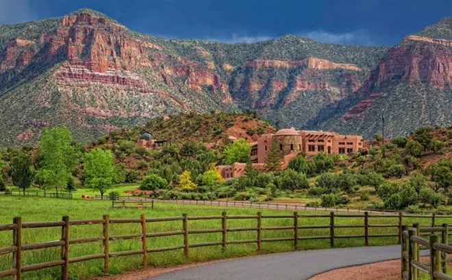 Bên trong trang trại 279 triệu USD có hóa thạch phân khủng long