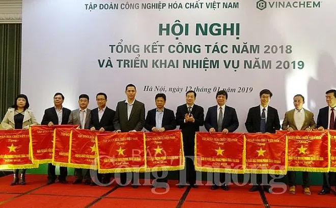 Vinachem bị phong tỏa hàng triệu cổ phiếu BFC, LIX, HVT do đối tác kiện
