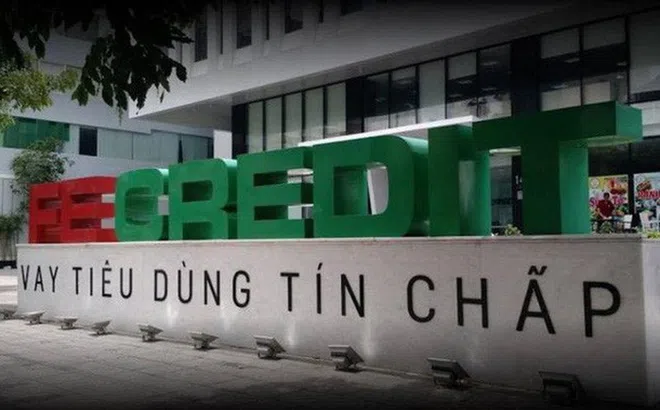 FE Credit của VPBank bị tố ‘gài’ khách hàng, cứ tự động chuyển tiền vào tài khoản