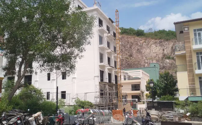Bất chấp bị cưỡng chế, khu biệt thự Ocean View Nha Trang vẫn vô tư xây dựng