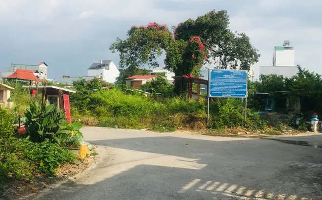 Chuyện lạ ở khu đất vàng triệu đô Sài Gòn, dân khốn khổ vì mùi tử thi