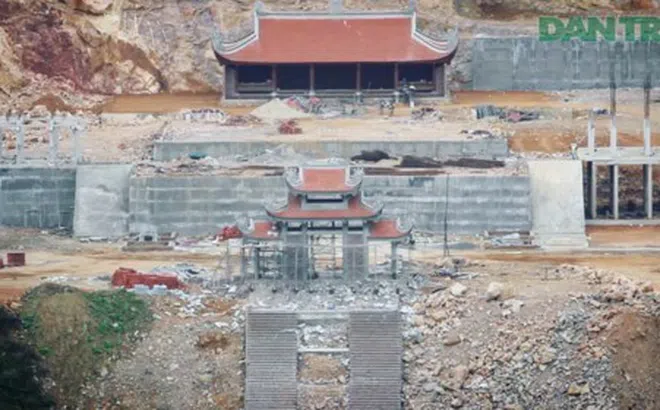 Hà Giang: Đại công trường trái quy hoạch ở Lũng Cú vẫn thi công dù bị “tuýt còi”