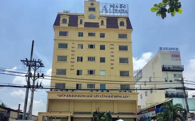 Người mua đất của Công ty Alibaba: Mong manh hi vọng, mòn mỏi đợi tiền