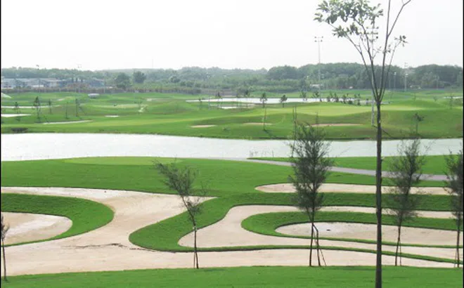 Vụ chuyển nhượng 145 ha đất công: Sân Golf hoạt động trước ngày giao đất?