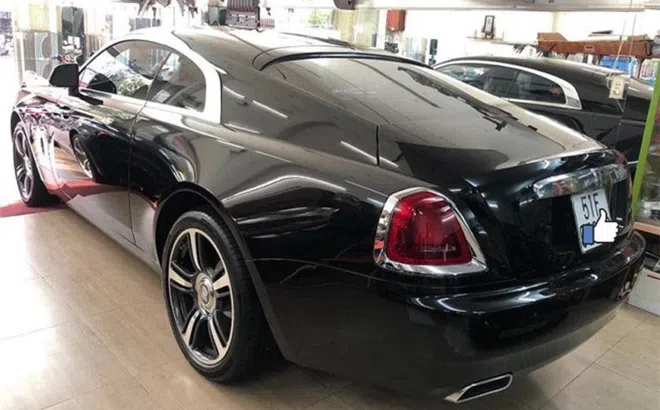 Siêu xe Rolls-Royce Wraith hơn 10 tỷ sơn "màu độc" ở Sài Gòn