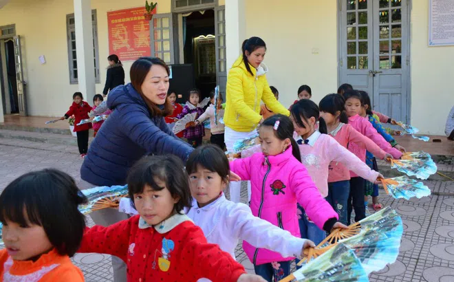 Cô giáo như mẹ hiền