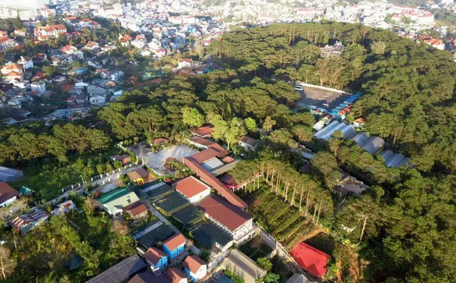 Đình chỉ công tác đại úy công an xây nhà hàng hoành tráng trái phép