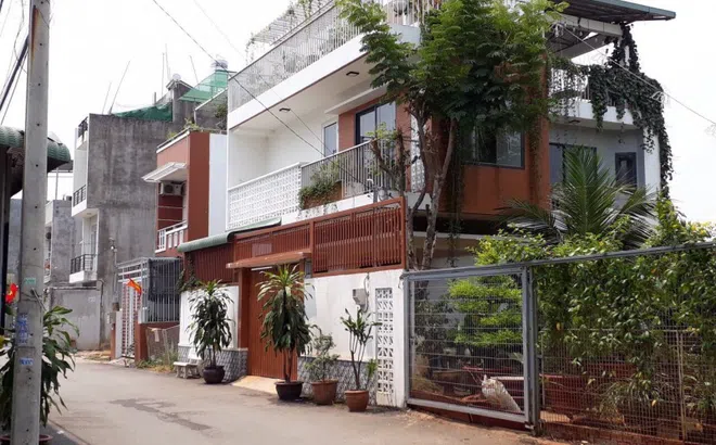 Tăng gấp nhiều lần trong "cơn sốt", giá đất nền và nhà phố ven trung tâm TP.HCM bắt đầu "hạ nhiệt"