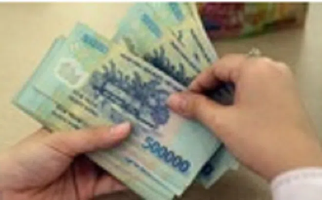 Gửi hai tỷ đồng tiết kiệm, nên rút một nửa kinh doanh Tết?