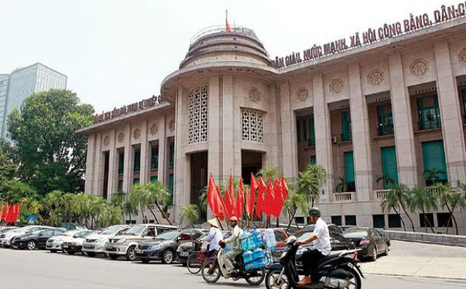 Quan hệ Doanh nghiệp – Ngân hàng và cái…hotline