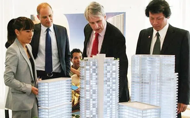 Nên nới room cho người nước ngoài mua nhà để "giải cứu" phân khúc cao cấp?