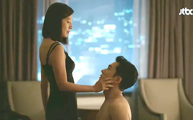 "Thế giới hôn nhân" lên đỉnh, "Quân vương bất diệt" xuống đáy