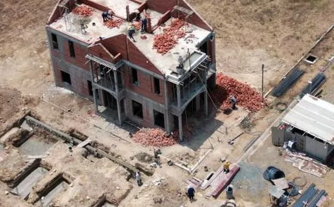 Rủi ro khi nhiều công ty bất động sản cùng bán