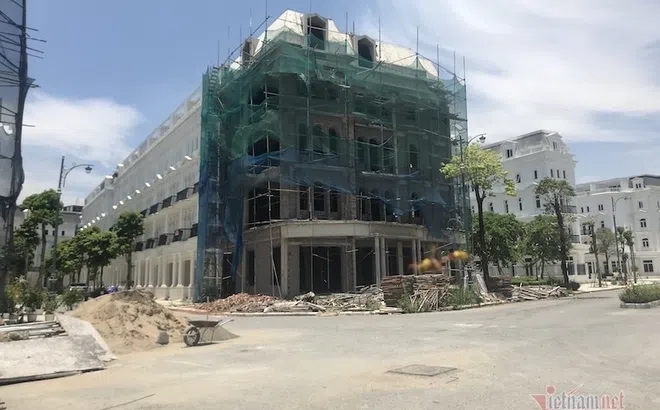 Chục tỷ tiền tươi dồn mua biệt thự, đại gia khóc ròng ở siêu dự án