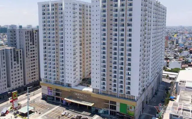 Vụ xây ‘chui’ 43 căn hộ tại Oriental Plaza: Chính quyền ‘đá’ trách nhiệm cho BQT