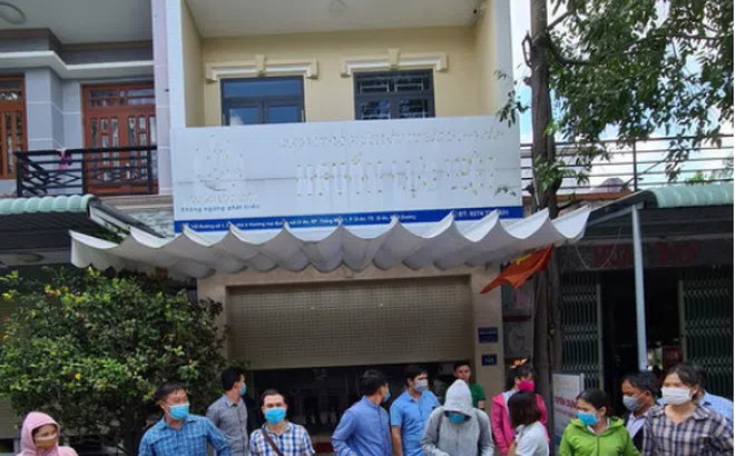 Nhân viên kéo đến công ty bất động sản ở Bình Dương đòi nợ lương