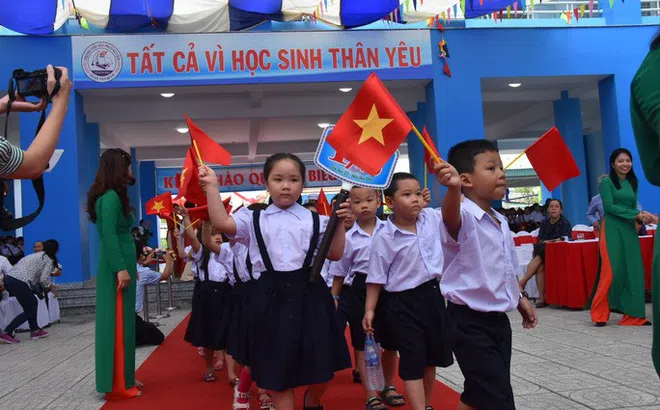 TP HCM: Học sinh tựu trường vào ngày 1-9