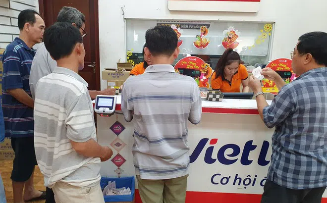 Vietlott tạm ngừng bán vé số: Quyền lợi khách hàng sẽ ra sao?