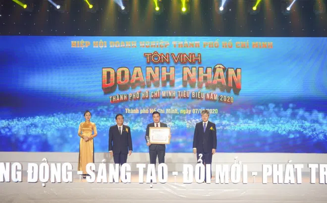 Tập đoàn Hưng Thịnh thắng lớn với loạt giải thưởng Doanh nghiệp, Doanh nhân TP.HCM tiêu biểu năm 2020