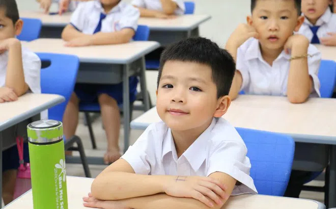 Bị cấm, giáo viên vẫn giao bài tập về nhà