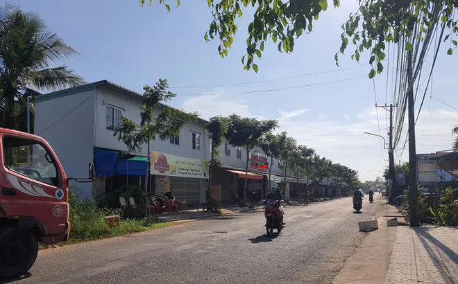 Ai cho phép xây dựng 37 ki-ốt trên kho xăng?
