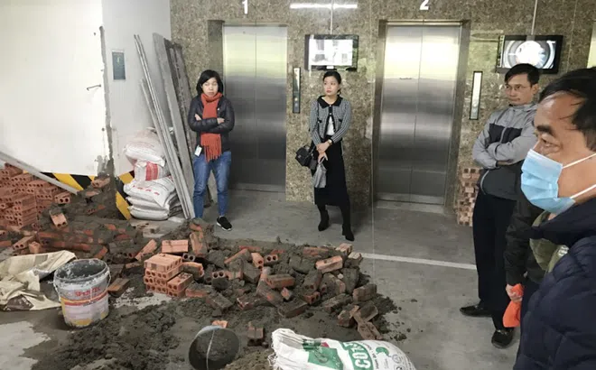 Ban Quản lý khu nhà ở xã hội Nam Rice City Linh Đàm tự xây tường bao thang máy, không thông qua ý kiến người dân