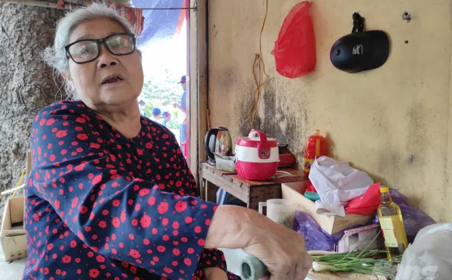 Lùm xùm chuyện đất đai, gia đình con gái đuổi mẹ liệt sỹ ra khỏi nhà