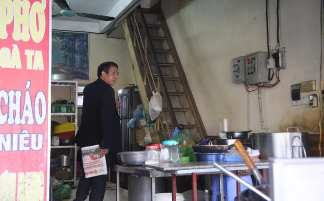Từng mảng lớn trần thạch cao rơi tại chung cư Hoành Sơn Complex