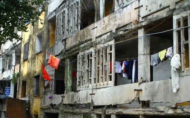 Nghệ An: Cưỡng chế 7 hộ dân “cố thủ” tại khu chung cư Quang Trung