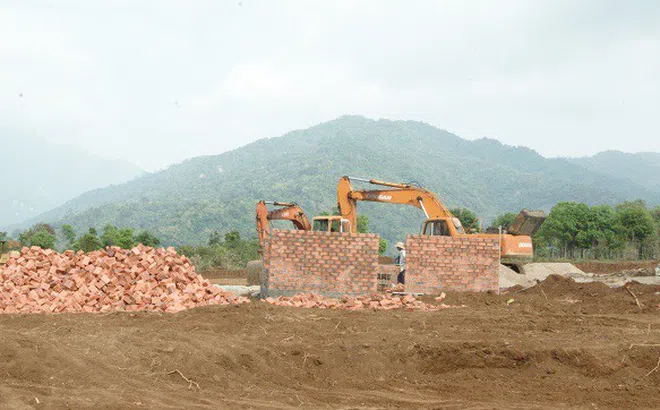 Dự án khu tái định cư mới Đăk Mi 1 (Kon Tum): Tỉnh chưa phê duyệt, chủ đầu tư đã ngang nhiên xây dựng?