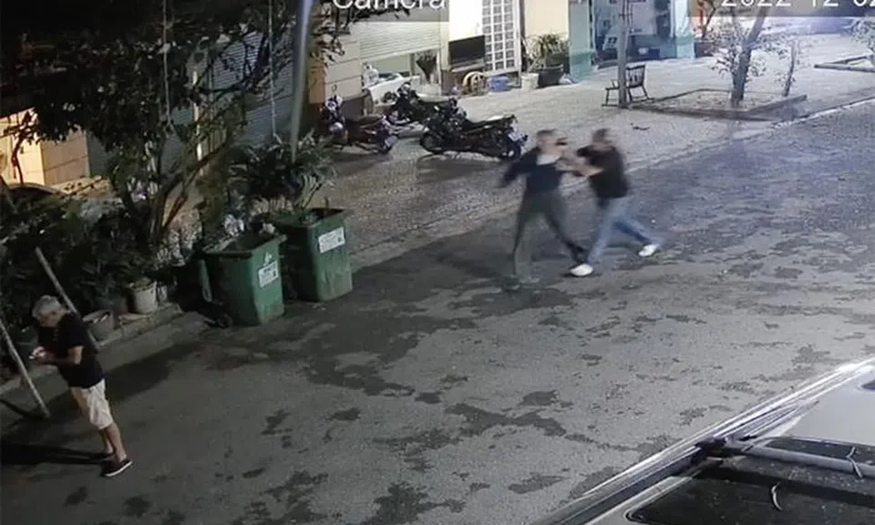 Tổng Giám đốc Bệnh viện FV bị tố cáo say xỉn, đánh bảo vệ