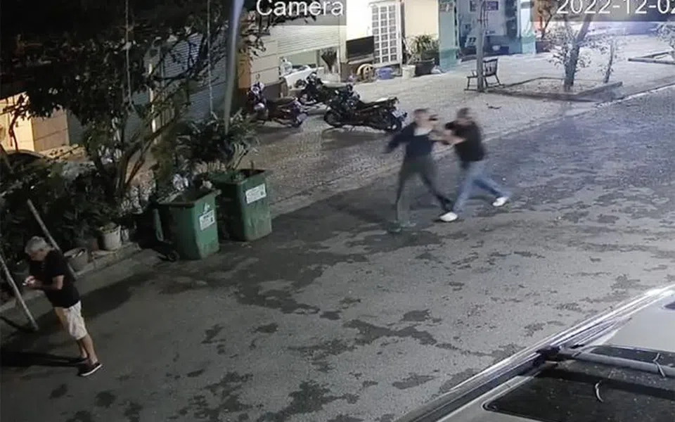 Tổng Giám đốc Bệnh viện FV bị tố cáo say xỉn, đánh bảo vệ